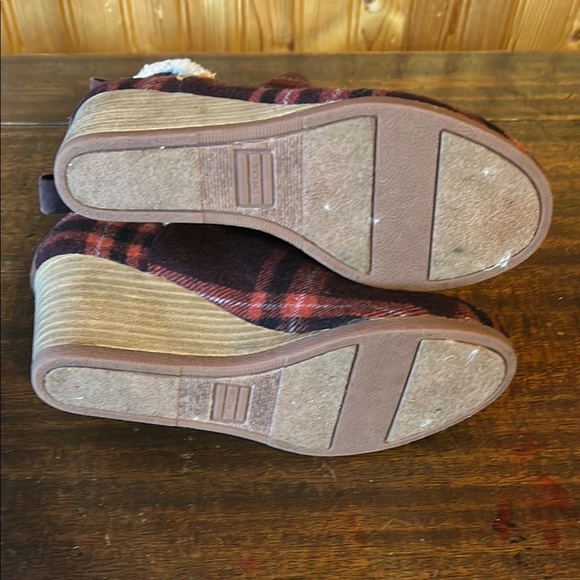 TOMS Kelsey 2.75" Wedge Heel Booties Boots Red Black Flannel Plaid 6 - Picture 6 of 8